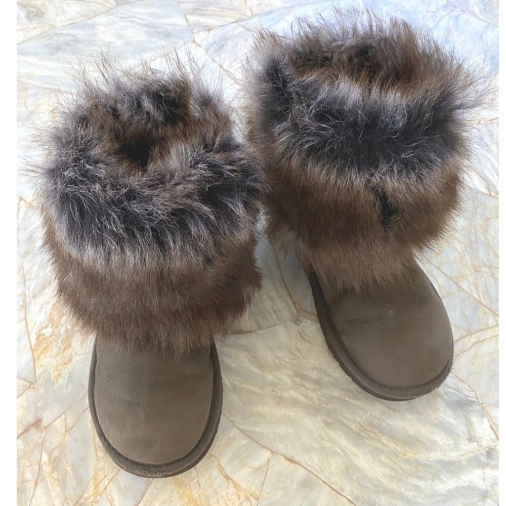 UGG Kids 1008178K Brown Suede Faux Fur Trim Winter Boots Size 2 USA - Picture 1 of 16